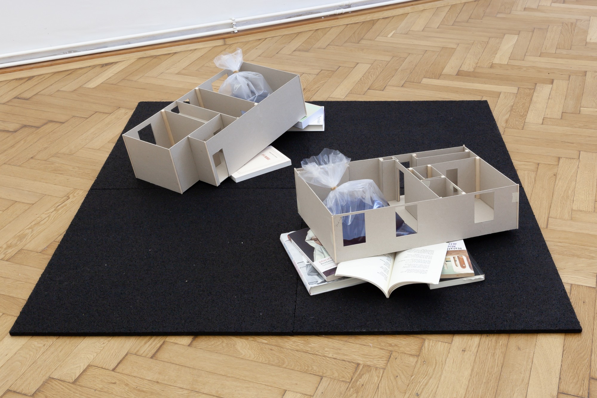 Miriam Stoney, Between Dwelling, 2022